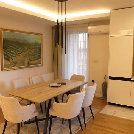 Brand New Lux Apartment *